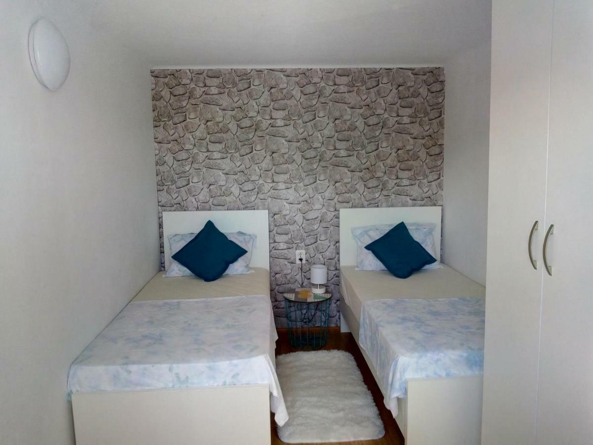 Apartmani Paulo Vis Buitenkant foto