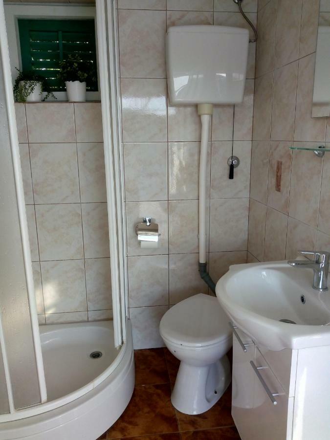 Apartmani Paulo Vis Buitenkant foto
